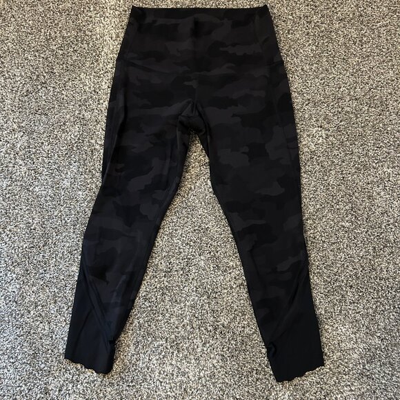 Lululemon Wunder Under Scalloped Hem High Rise Cropped Leggings, size 8 - Picture 4 of 9